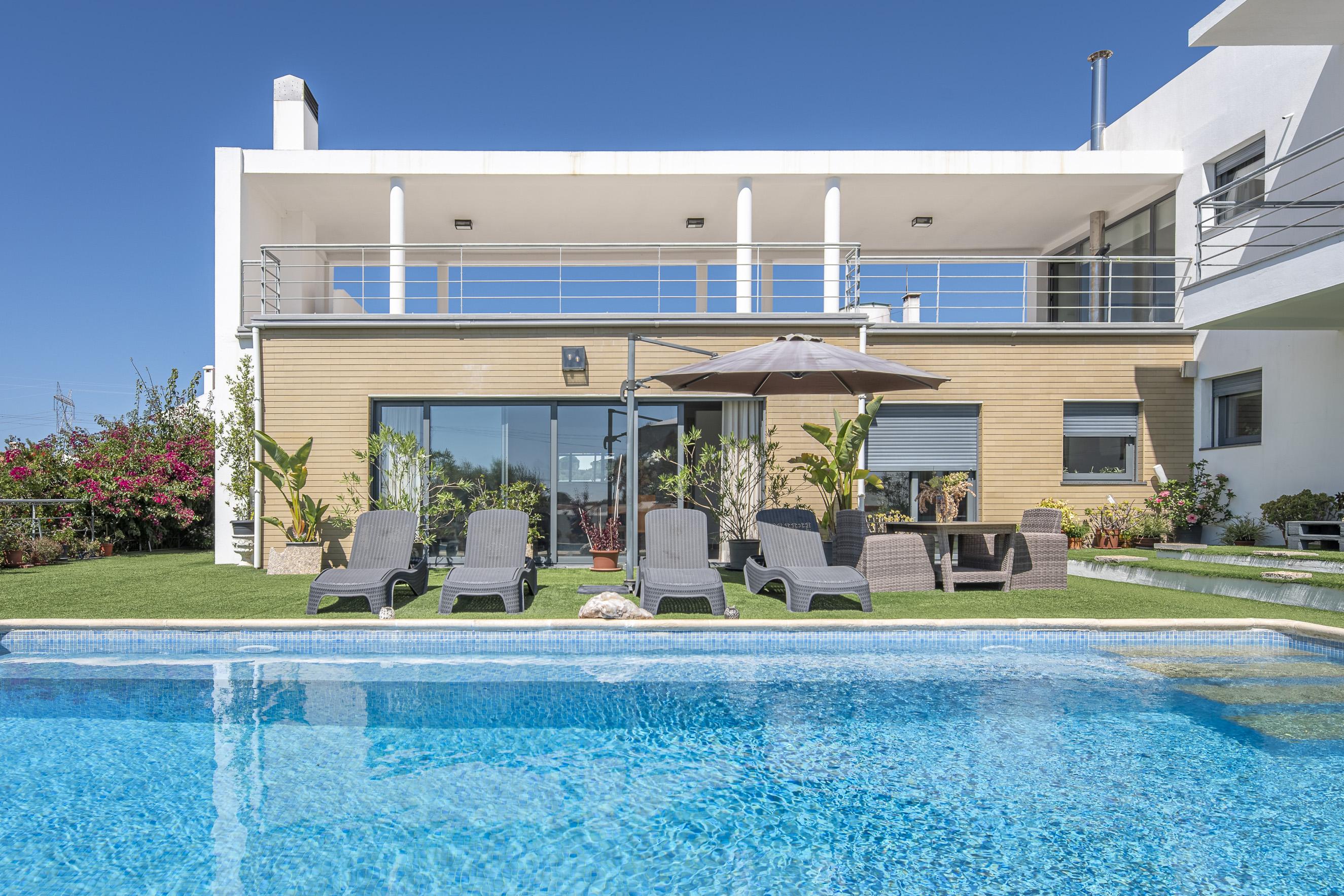 3+1 bedroom villa with pool garage and terrace Alcácer do Sal