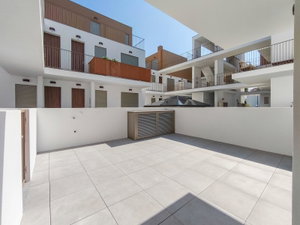 2 bedroom flat with terrace and garage in Cabanas, Tavira 935486852