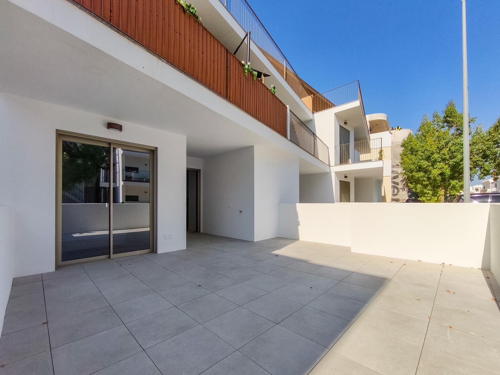 2 bedroom flat with terrace and garage in Cabanas Tavira