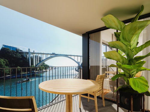 2 bedroom flat with balcony and garage next to the Douro River