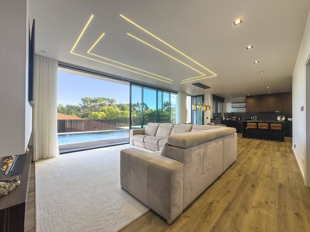 Single storey 4 bedroom villa with heated pool, in Lagoa, Ericeira
