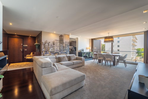 3 bedroom flat with 3 suites and closed box for 2 cars, in Canidelo 2710549921