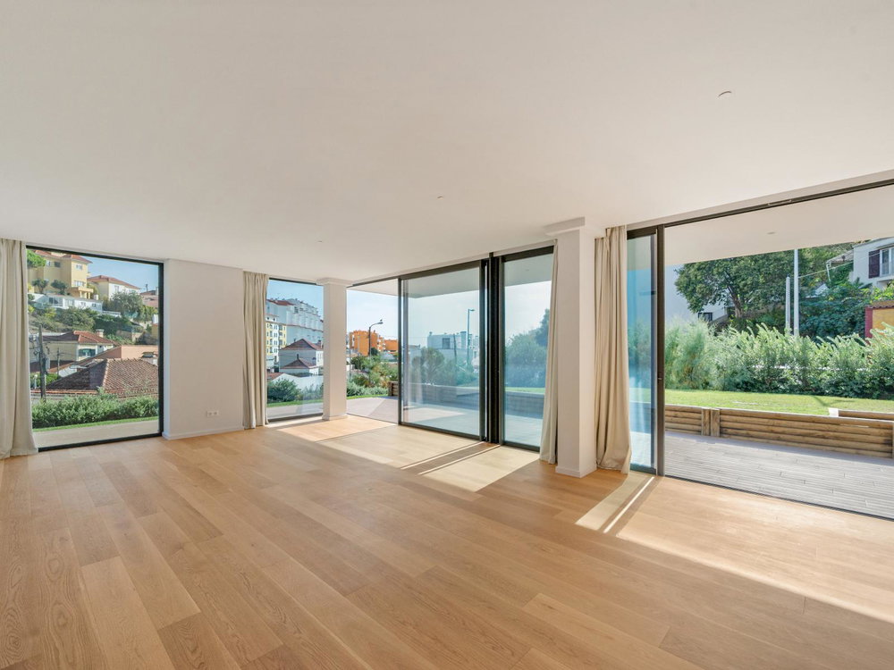 4 bedroom flat in a gated community, with swimming pool in Estoril 1453967815