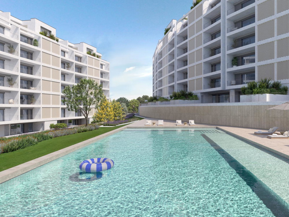 4 bedroom flat with balcony in a new development in Loures