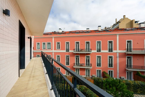 2 bedroom flat with balcony and parking, in Amoreiras 1415104537