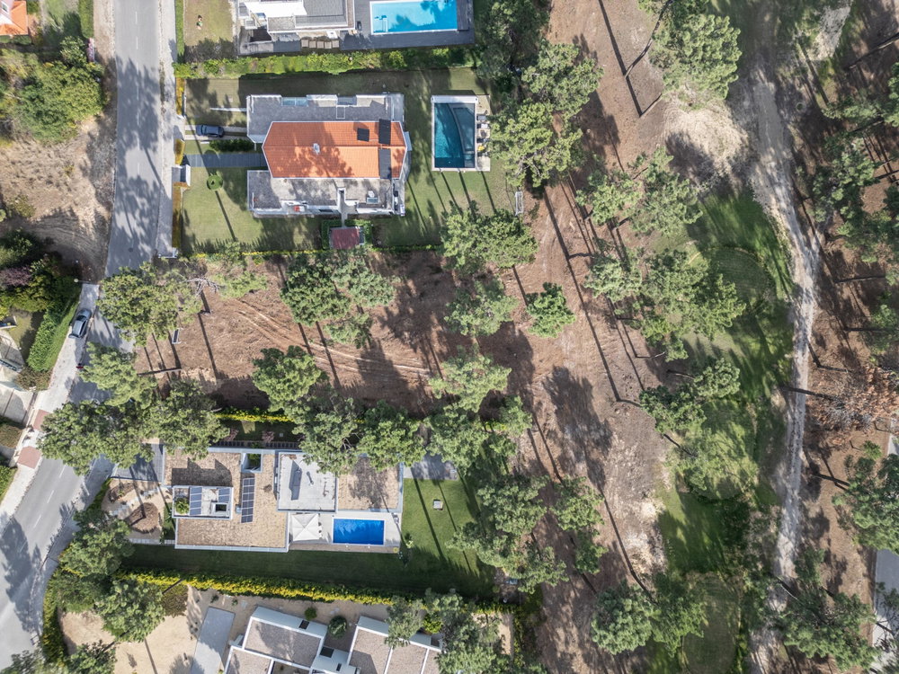 Land with 1,400m2, with Golf view, in Herdade da Aroeira
