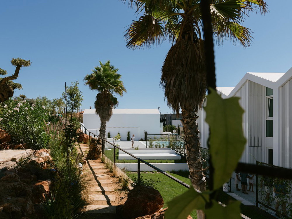 3+1 bedroom villa with garden in new development in Fuseta 3315581046
