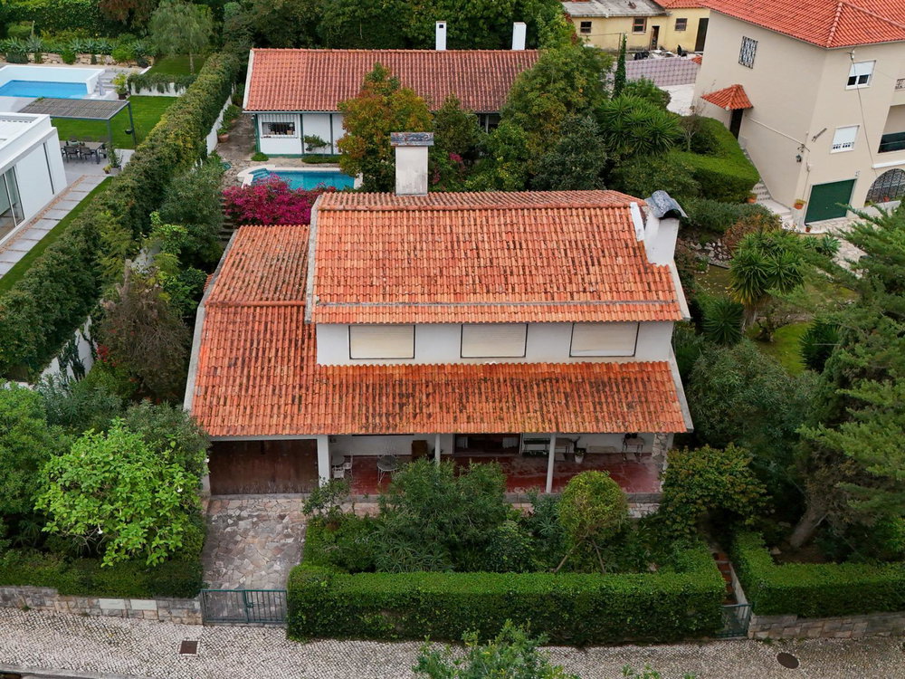Set of villas on a plot of 1,000 m2, with swimming pool, in Caxias 2510746229
