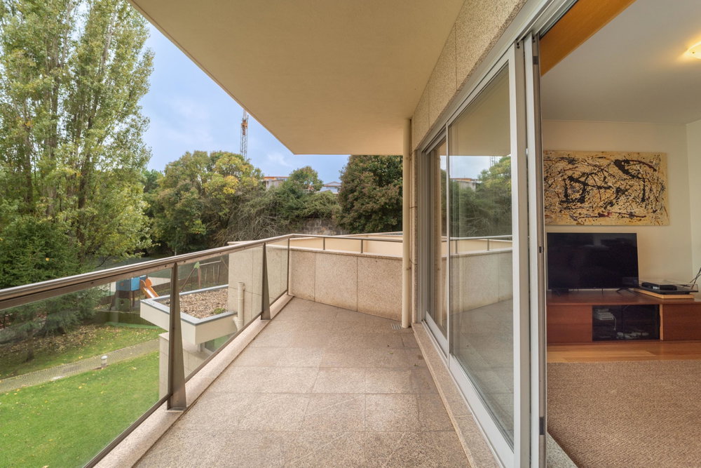3 Bedroom Duplex Apartment with 3 Garages, in Lordelo do Ouro 2527418022