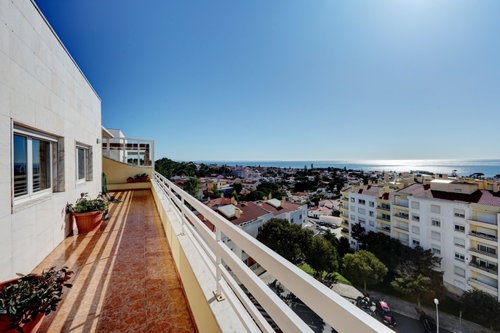 5 bedroom flat in Cascais with terrace, sea view and garage 698758630