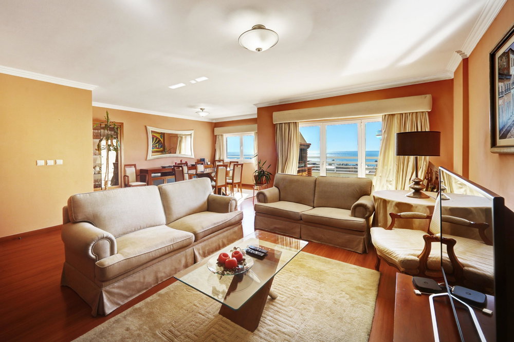 5 bedroom flat in Cascais with terrace, sea view and garage 698758630