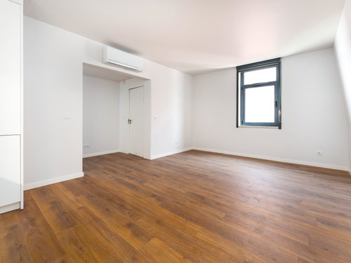 New construction 2 bedroom duplex flat, with parking, in Alcântara