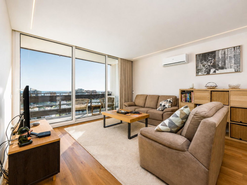 2 bedroom flat with balcony in the centre of Vilamoura, Algarve 2119106828