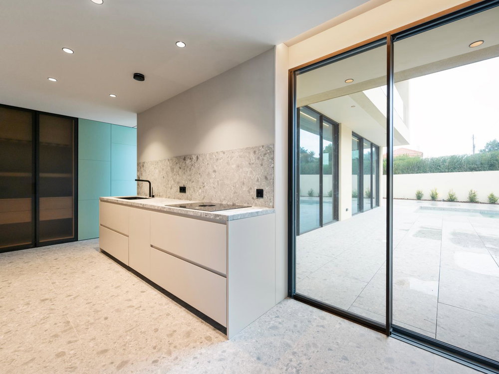 New build 5 bedroom villa, with garden and swimming pool, located in Birre 3869909012