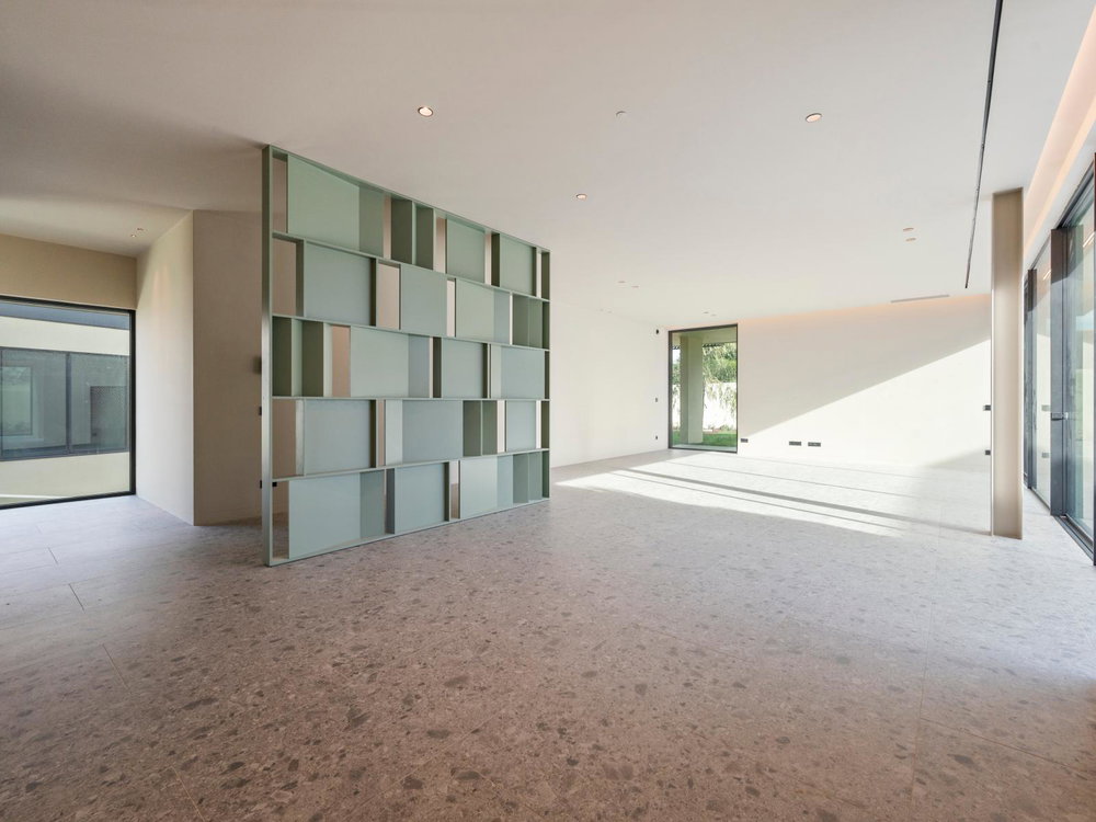 Contemporary 5 bedroom villa in Birre 3693735156