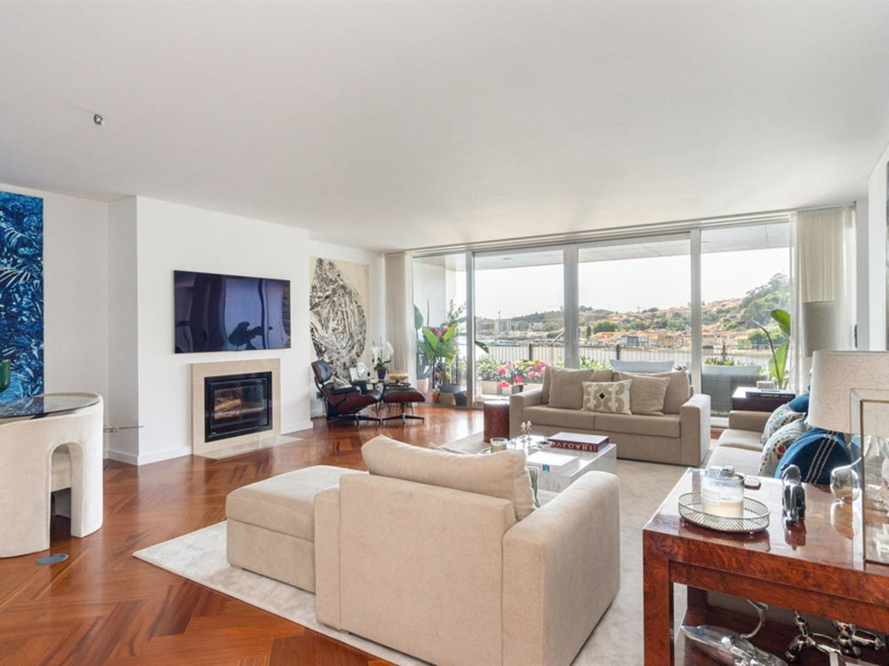3 bedroom flat with superb views over the Douro River