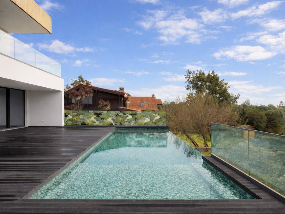 5+3 bedroom villa with swimming pool, garden and garage in Cascais 1619511453