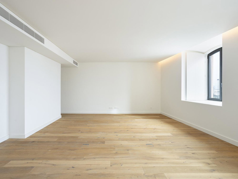 New 4bedroom apartment in Belém with river view, balcony and parking