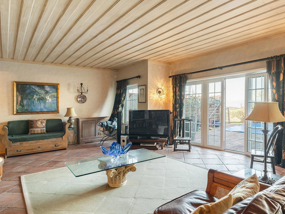 3 bedroom villa with sea view, located in Sintra