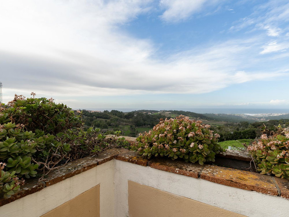 3 bedroom villa with sea view, located in Sintra