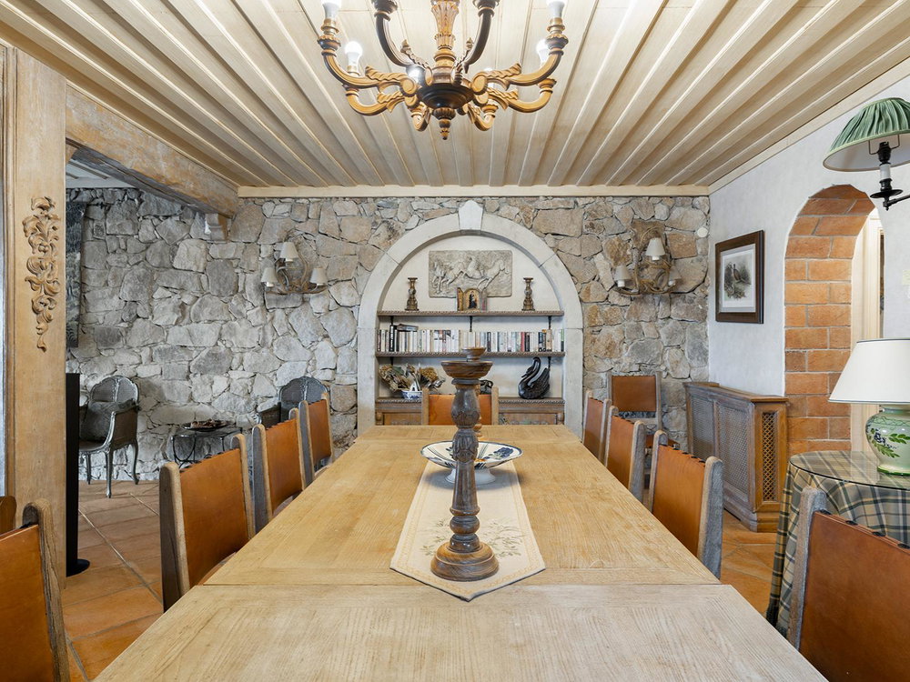 3 bedroom villa with sea view, located in Sintra
