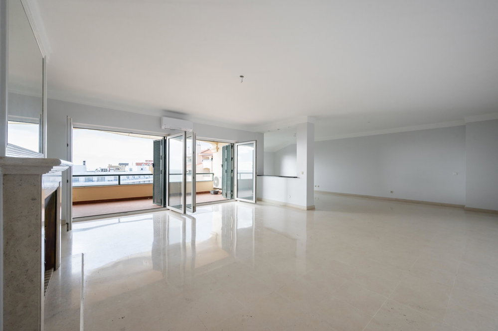 3 Bedroom Duplex Apartment with Sea View, in Gandarinha, Cascais 189132519