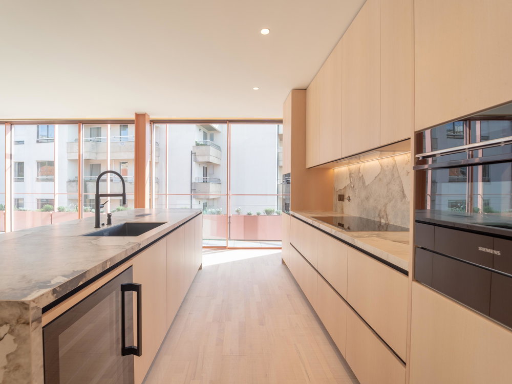 4+1 Bedroom Apartment in Foz – Top Floor with Private Penthouse