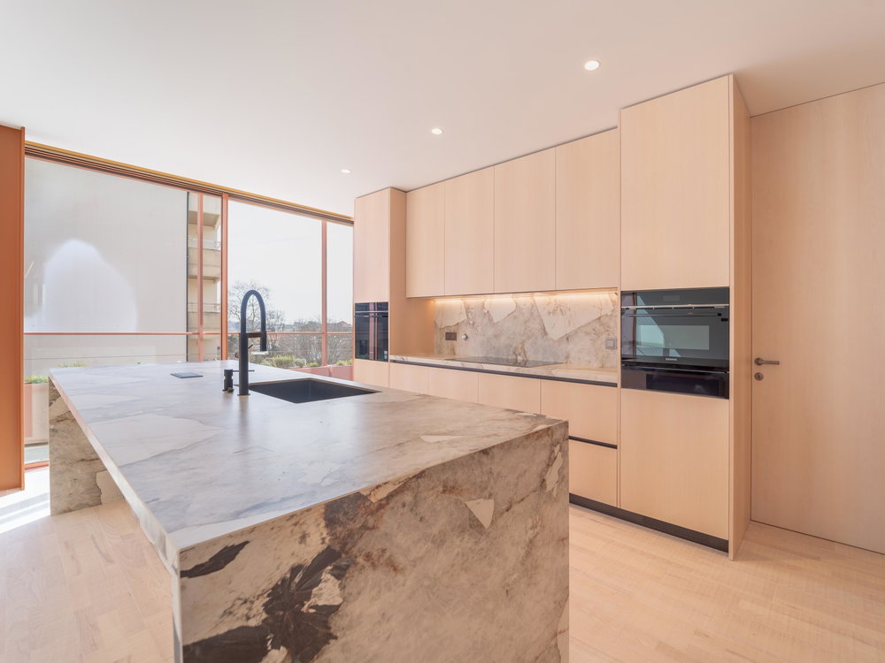 4+1 Bedroom Apartment in Foz – Top Floor with Private Penthouse