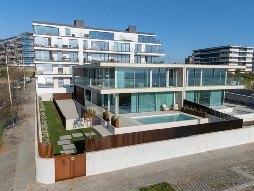 Luxury 5 bedroom villa with garden and swimming pool in Vila Nova de Gaia 568793457