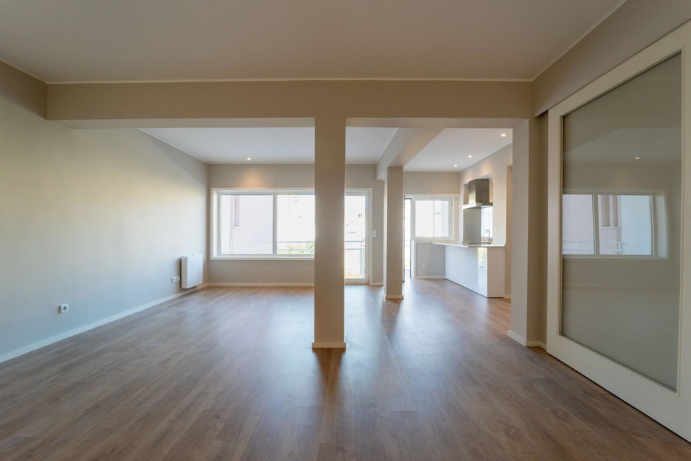 Renovated 2 Bedroom Apartment with Garage next to Boavista 2494789090