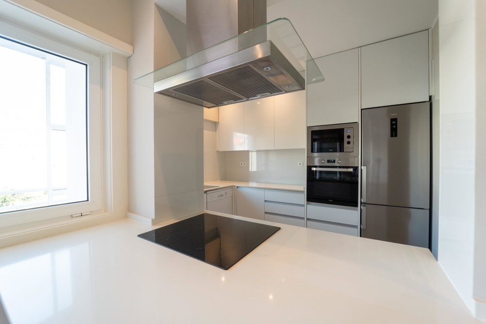 Renovated 2 Bedroom Apartment with Garage next to Boavista 2494789090