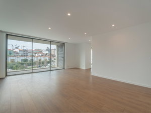 2 bedroom penthouse with terrace and garage, in Porto