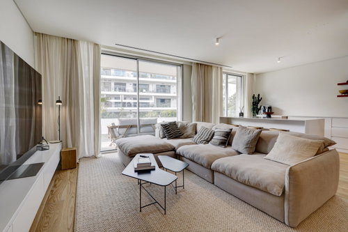 3-bedroom apartment with balcony and parking in Amoreiras
