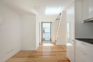 1 bedroom flat with natural light and central area, in Misericórdia, Lisbon 2030621526