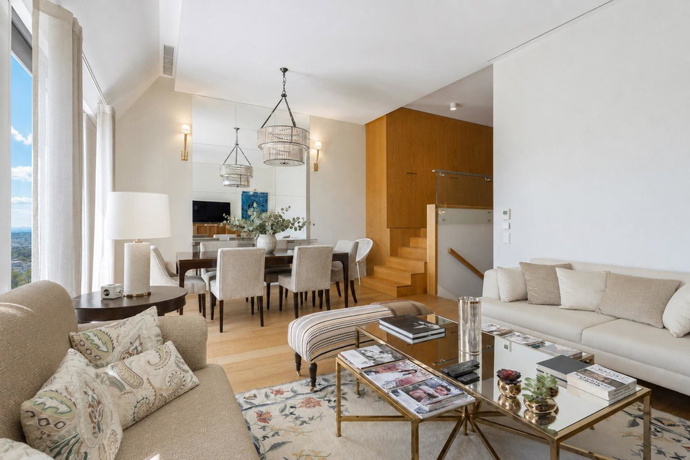 3 bedroom duplex flat with parking, on Avenida da Liberdade 918832679