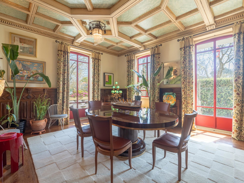 5 Bedroom Mansion with Pool and Garden, in Miramar