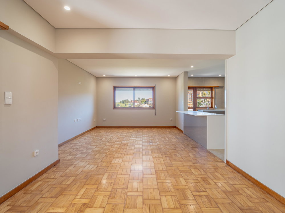 3 bedroom flat on Avenida da República 701650095