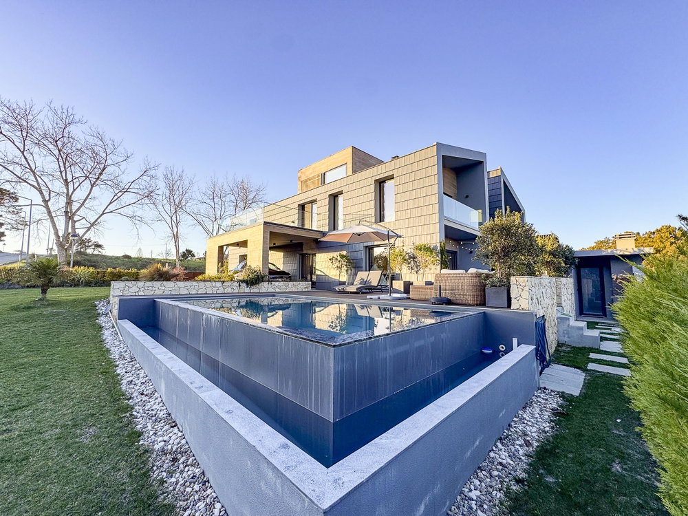 4 Bedroom Villa with Garden, Pool and Terrace, in Ericeira