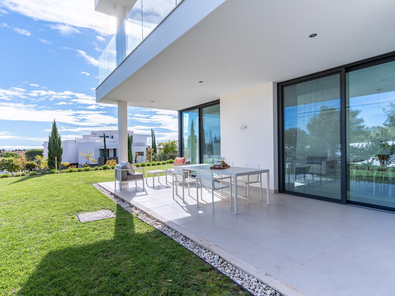 2 bedroom flat with terrace in Monte Rei Golf & Country