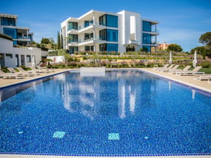 2 bedroom flat with terrace in Monte Rei Golf & Country 2172619397