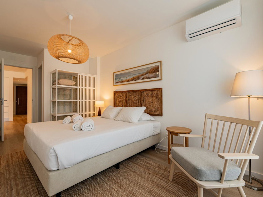 3 bedroom flat in fractional property, with deck and pool, close to the beach
