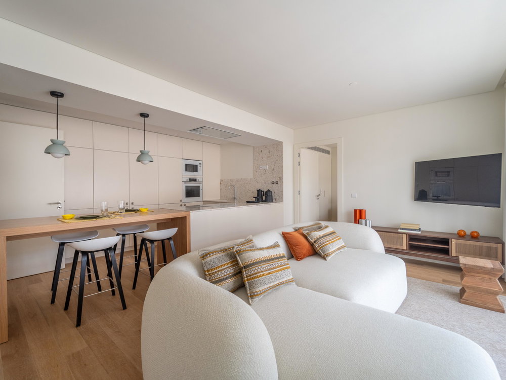 2 bedroom flat with outdoor area in the most recent development next to the Douro River