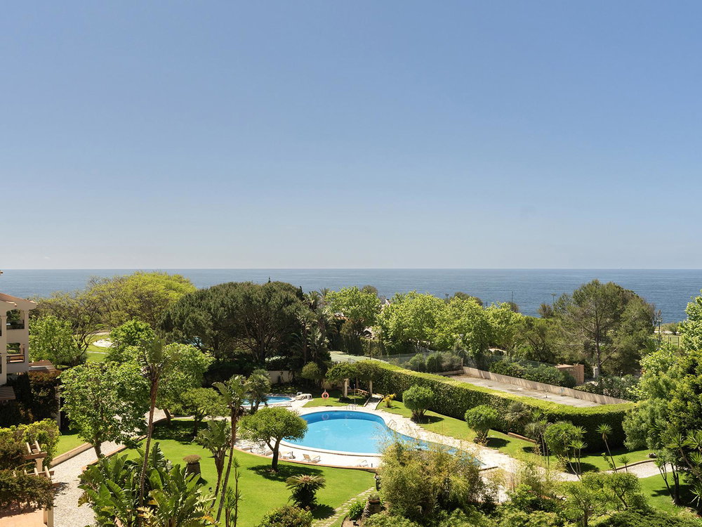 Apartamento T2 com vista mar, em condomínio privado Cascais 4234145200