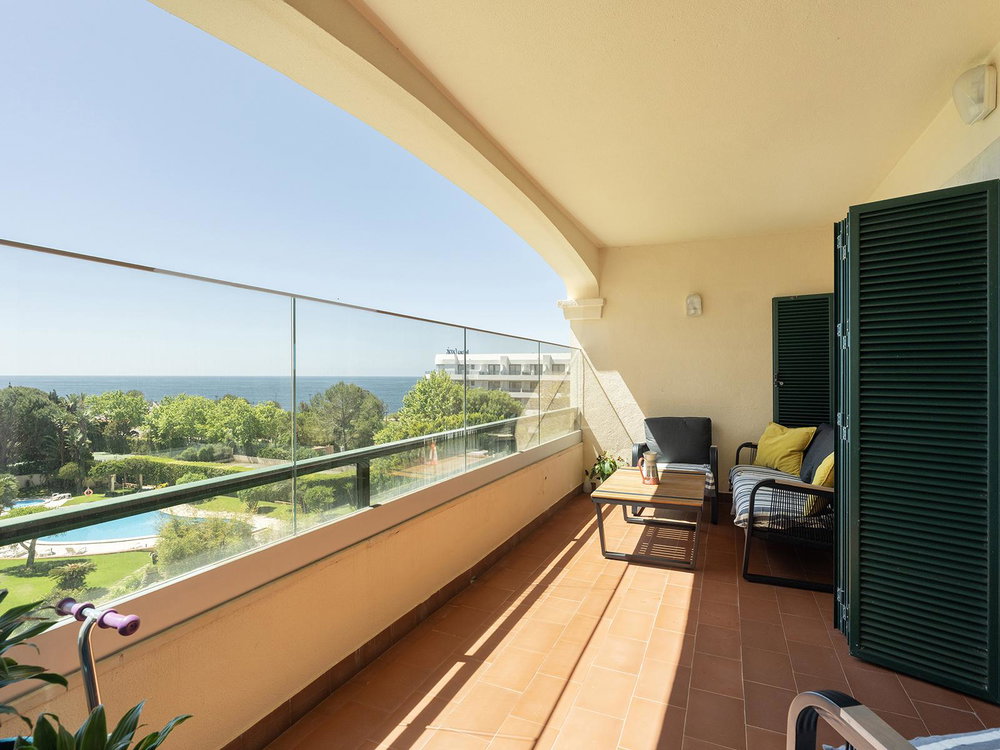 Apartamento T2 com vista mar, em condomínio privado Cascais 4234145200