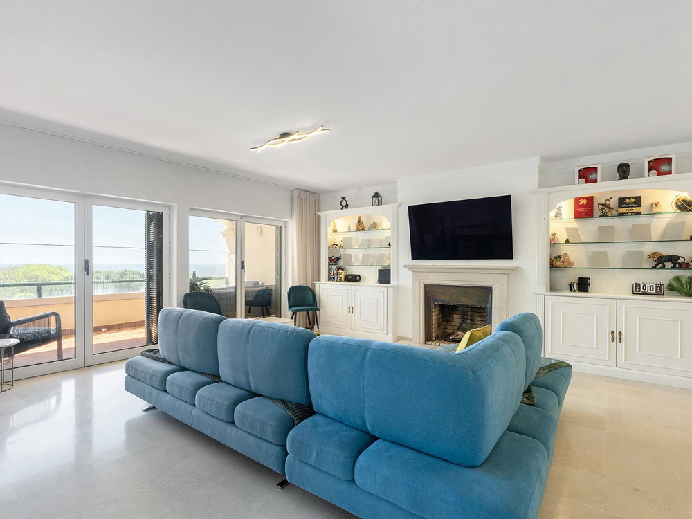 Apartamento T2 com vista mar, em condomínio privado Cascais 4234145200
