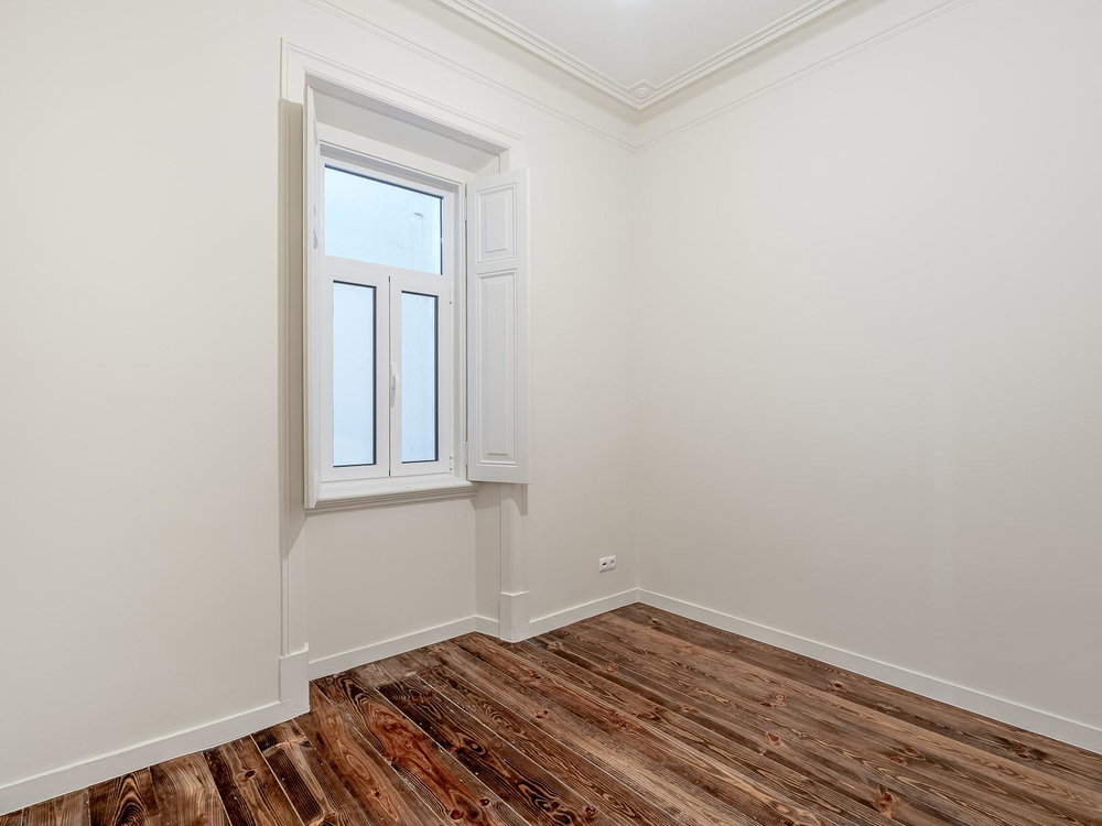 4 bedroom flat, with balcony, in Campo de Ourique