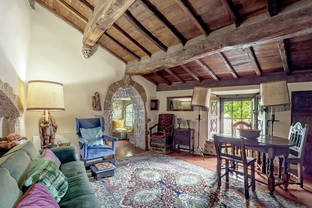5-Bedroom House in Óbidos with History, Terraces and Garage 2050879345