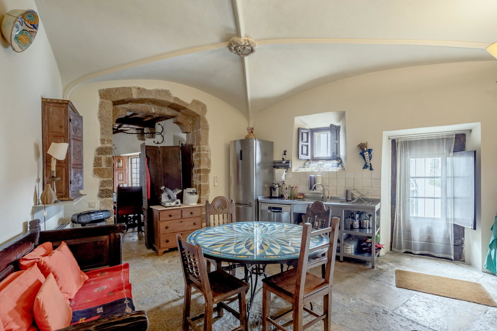 5-Bedroom House in Óbidos with History, Terraces and Garage 2050879345