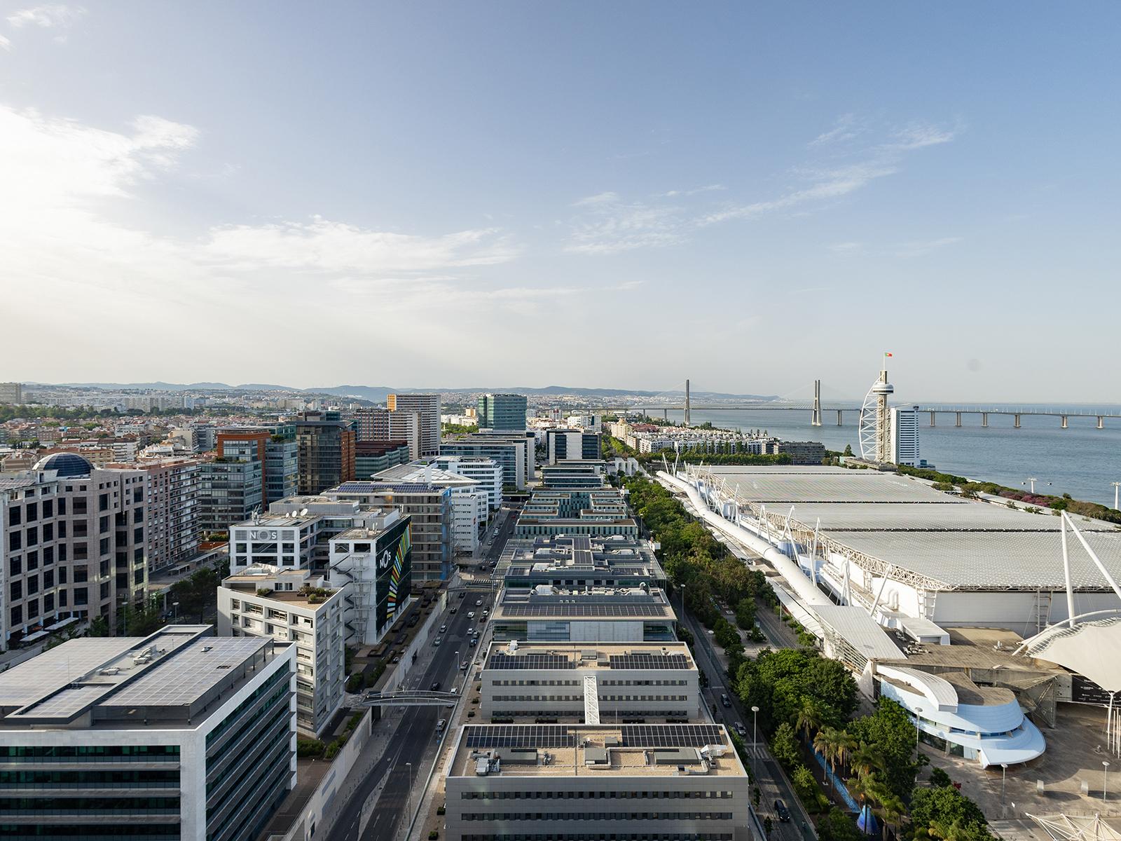 2 bedroom flat with river view Parque das Nações Lisbon