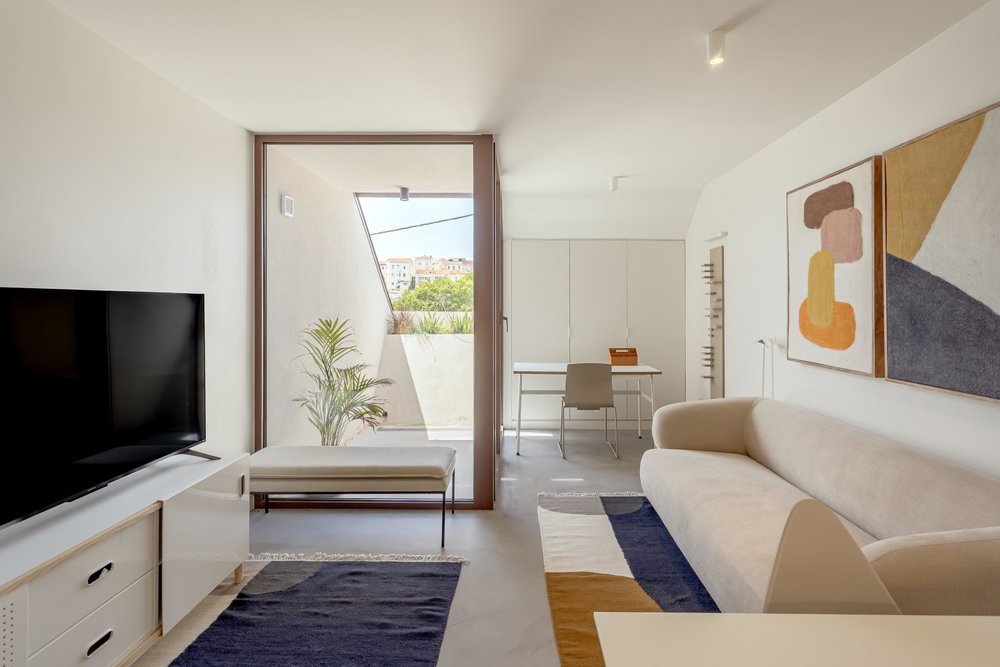 1 bedroom flat in Lisbon with balcony, garage and storage room